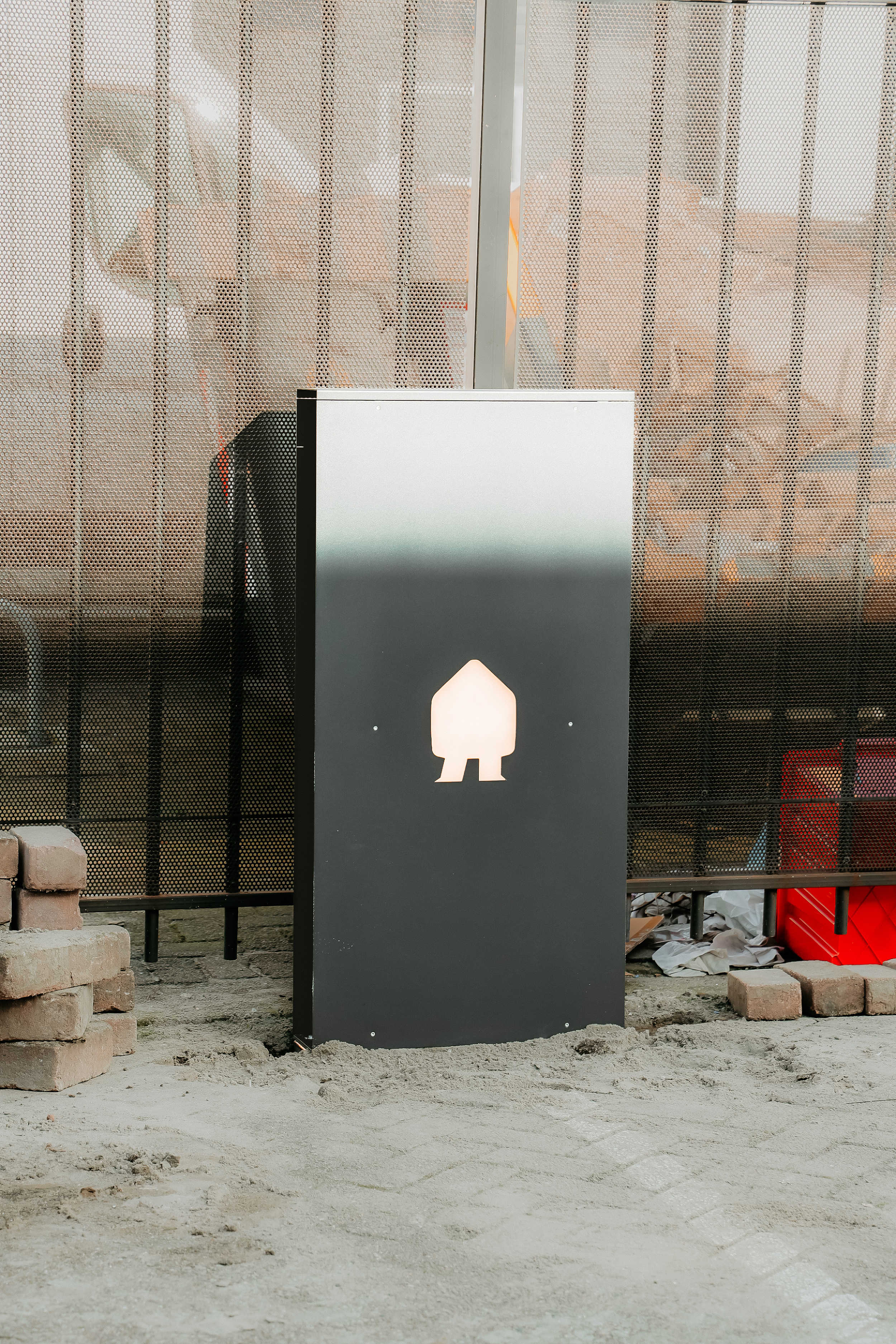 Yes_tv_laadpaal_dubbel_laadstekker